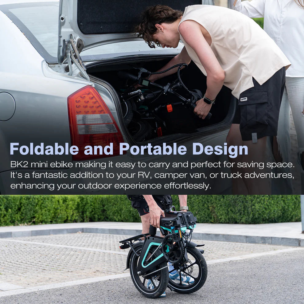 Elektrische vouwfiets HITWAY BK2, man stopt opgevouwen elektrische vouwfiets in kofferbak auto, man houdt opgevouwen elektrische vouwfiets vast