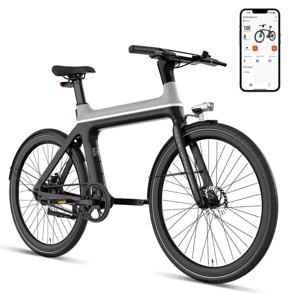 Elektrische fiets ENGWE E-BIKE X in zwart met grijs, met telefoon, zijaanzicht schuin rechts